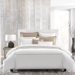 Hudson Park Collection full/queen comforter cover